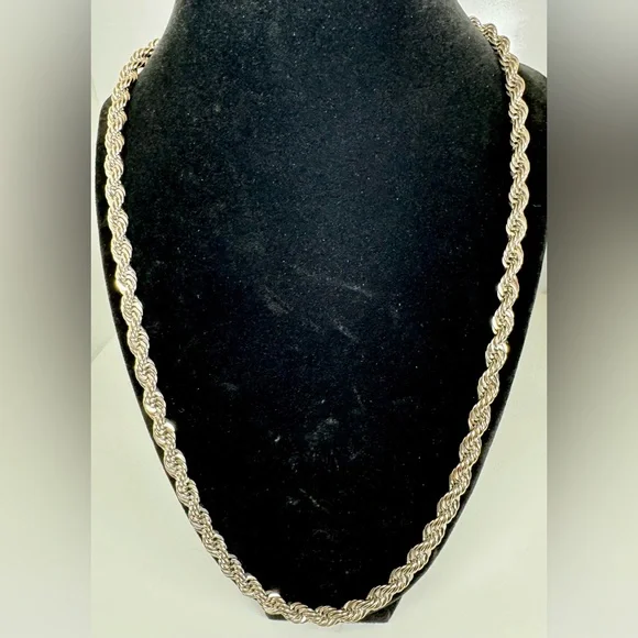 Vintage Avon Silver-tone Twisted Rope Chain Necklace, 23” Signed #1511 - Picture 2 of 9